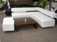 Бял диван за заведение  